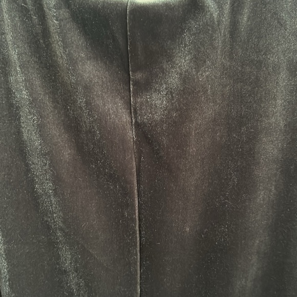 Velvet skirt in dark grey, size L by Joe Fresh. Perfect condition. - Picture 4 of 4